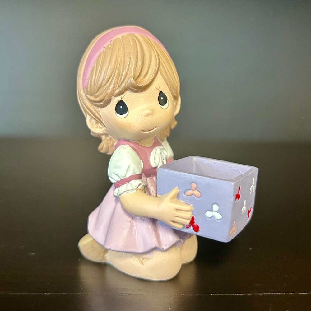 Precious Moments Girl Holding Gift Box Resin Figurine READ Pink Purple 2010